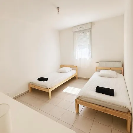 Moderne Et Paisible Maisonette Avec Jardin Apartmán *